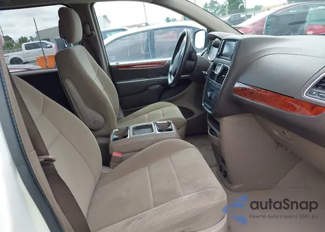 2013 Chrysler Town & Country Touring from USA, damaged, VIN 2C4RC1BG0DR653924